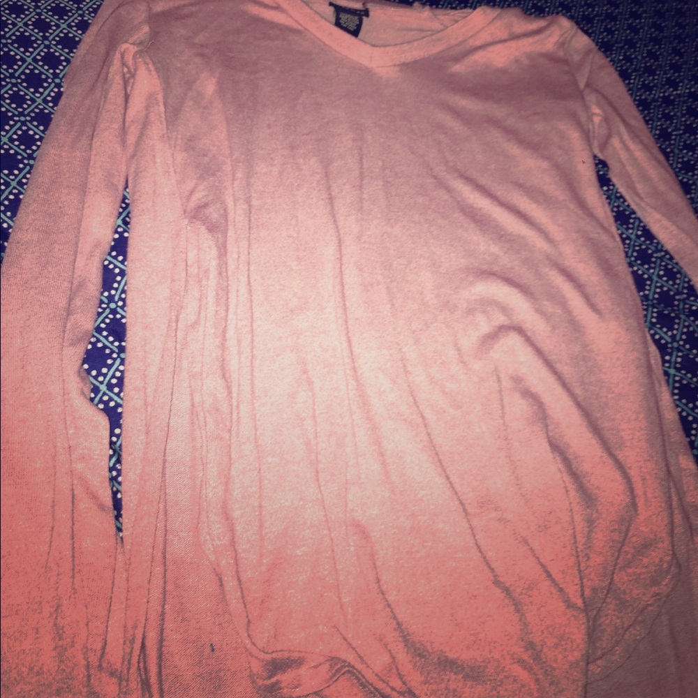 Long sleeve blouse opened on the sides