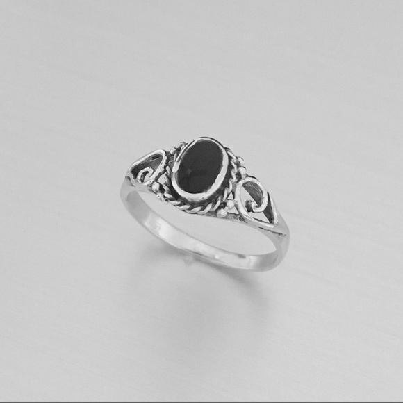 Sterling Silver Black Onyx Ring with Swirl - Picture 5 of 6