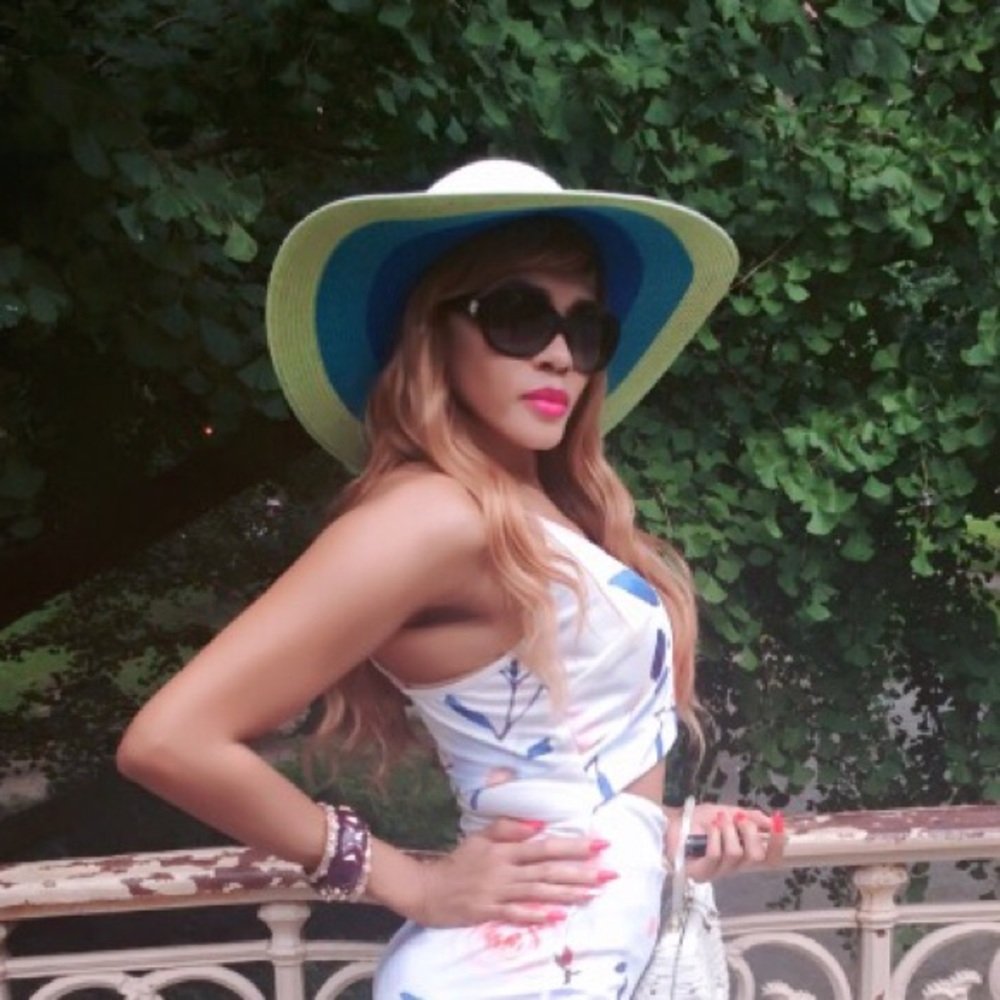 Meet your Posher, Yonette