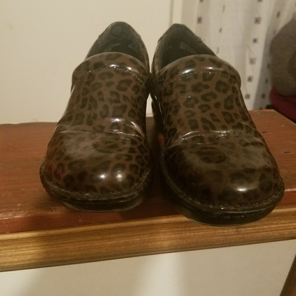 Shoes - Picture 2 of 4