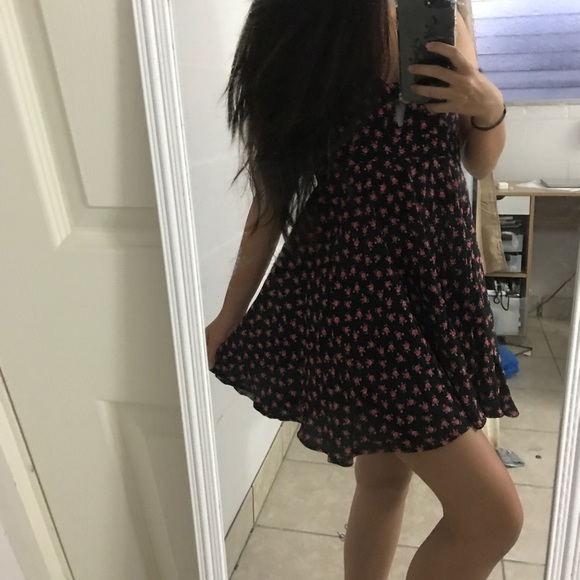 BEAUTIFUL F21 FLOWY DRESS - Picture 1 of 5