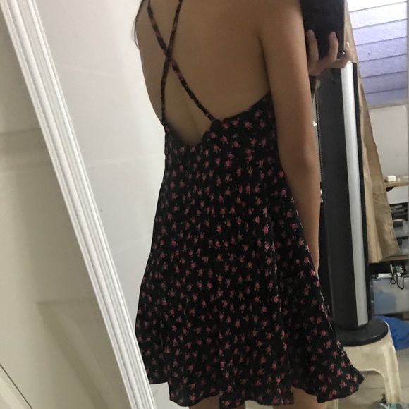 BEAUTIFUL F21 FLOWY DRESS - Picture 3 of 5