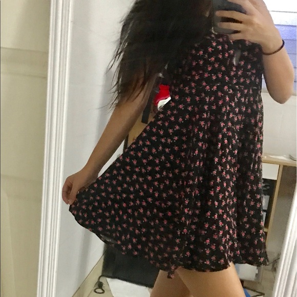 BEAUTIFUL F21 FLOWY DRESS - Picture 4 of 5