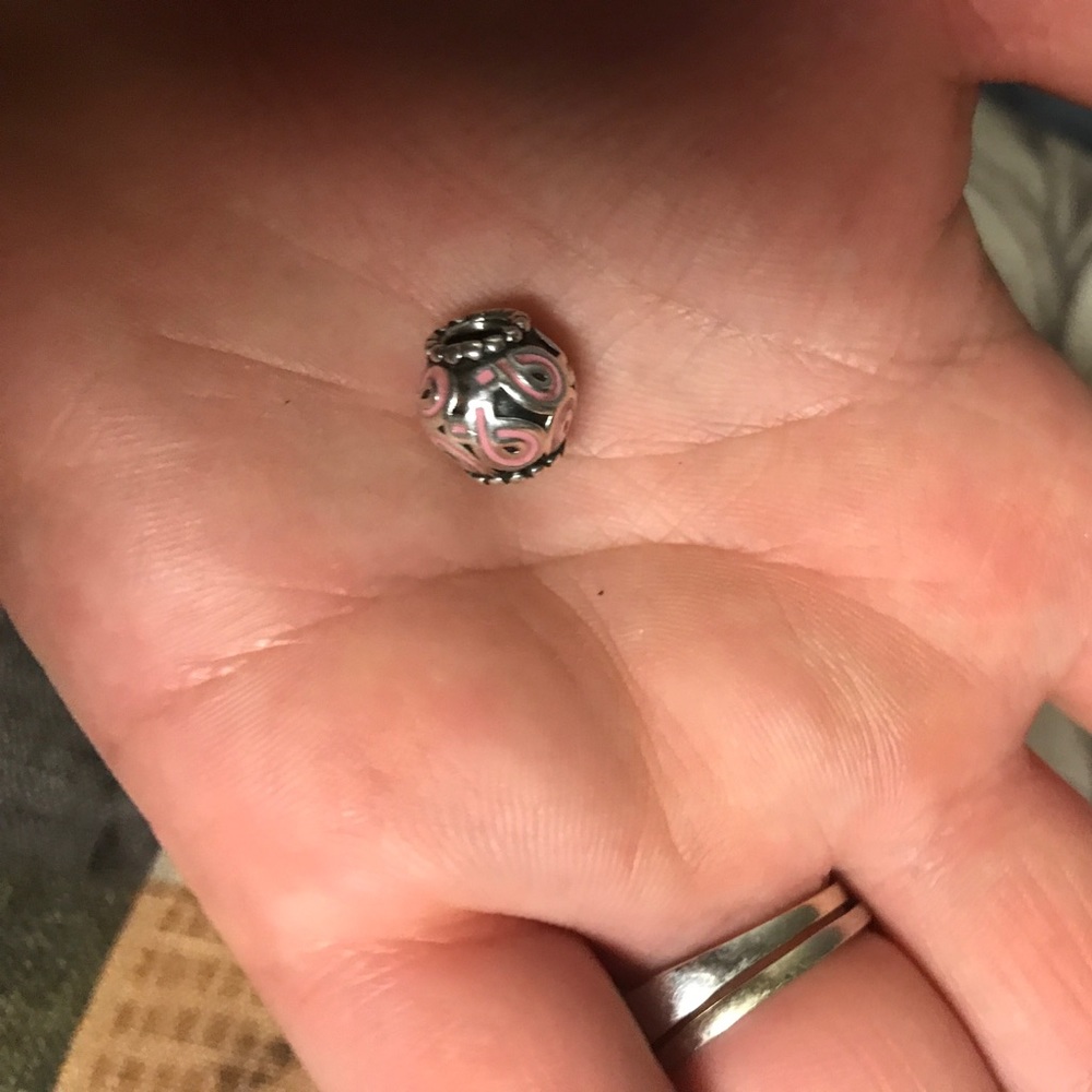 PANDORA - Picture 5 of 5