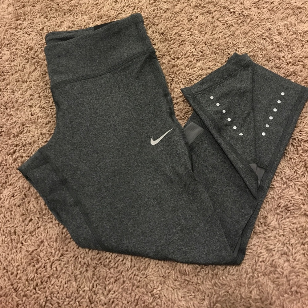 Nike Epic Run Tight Fit
