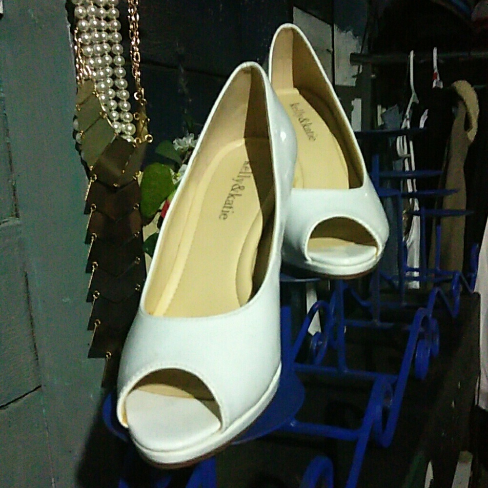 Heels - Picture 2 of 4