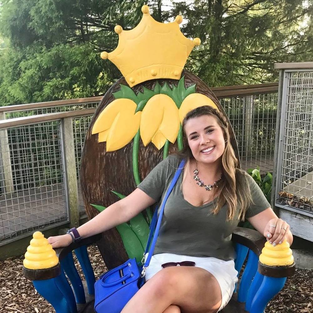 Meet your Posher, Abbey