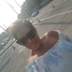 Meet your Posher, Angela