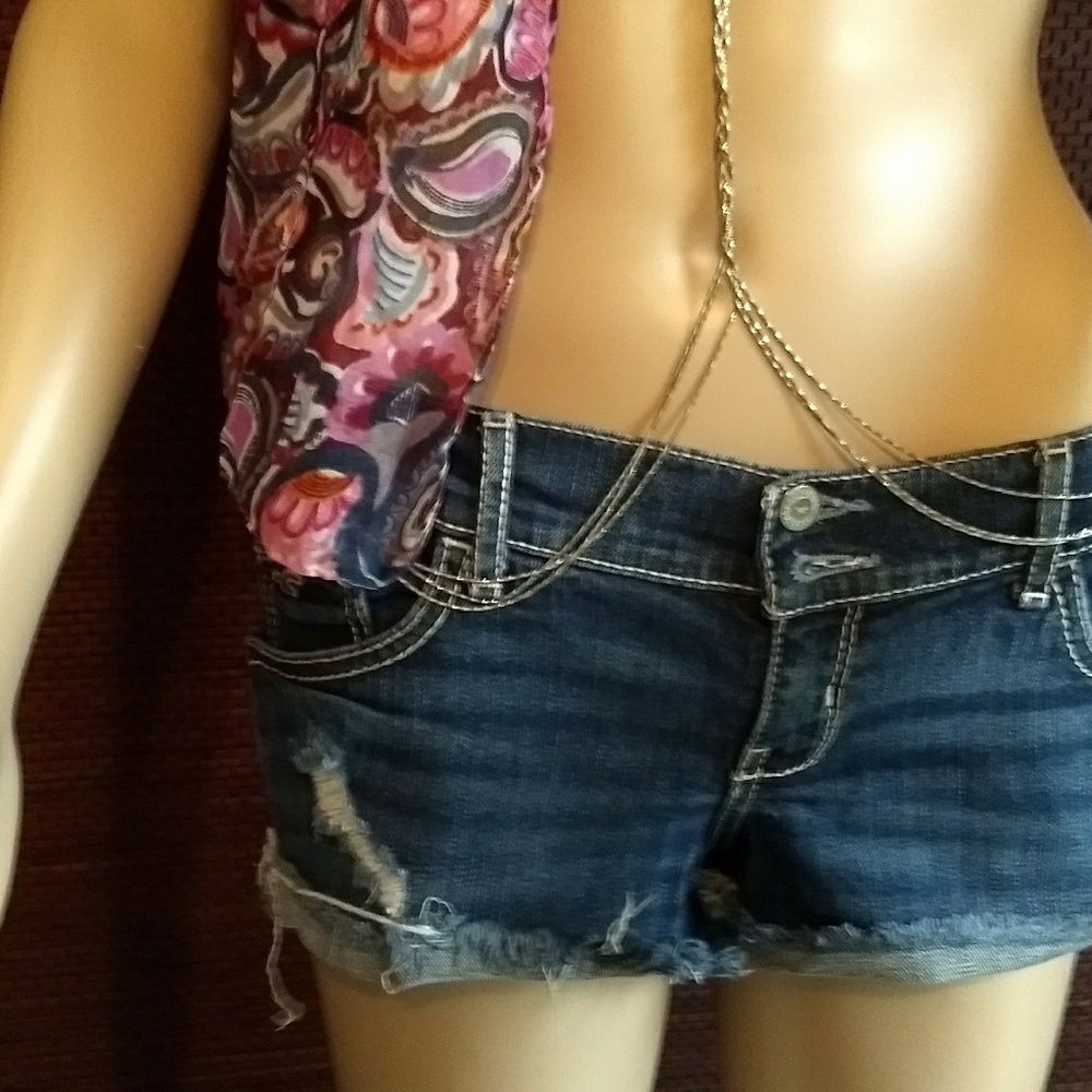 Hollister sz 5 dark distressed denim shorts