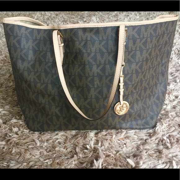 ❌SOLD❌Michael Kors Monogram Jet Set Tote - Picture 1 of 7