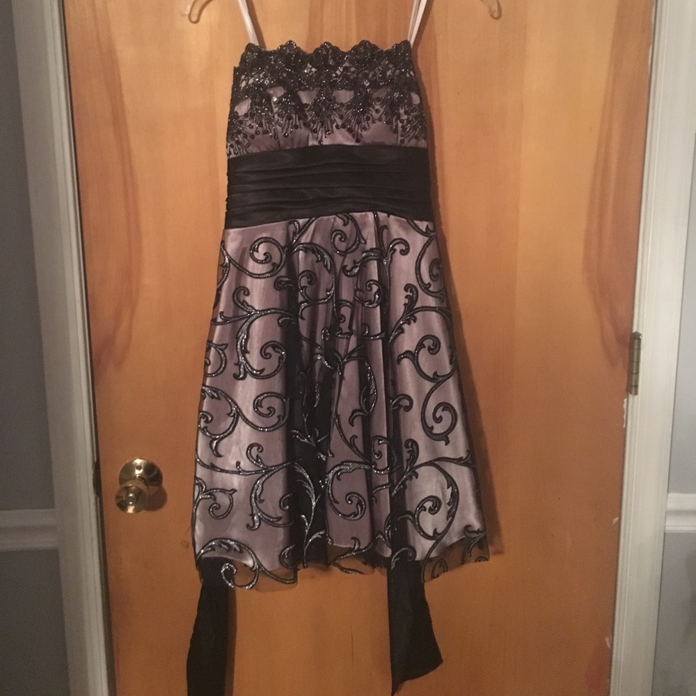 Event dress - black with pink underlay