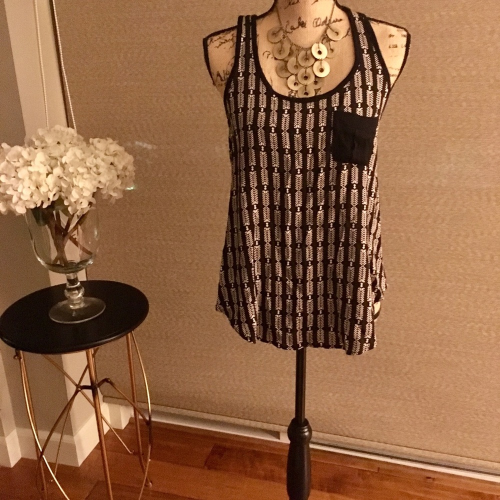 Sleeveless Zippered Back Top M