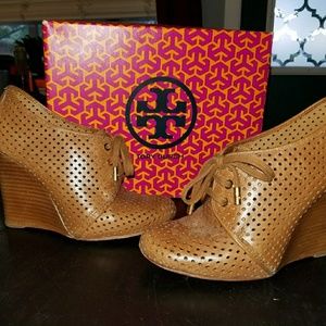 Tory Burch Vincent Perforated Wedge Booties EUC