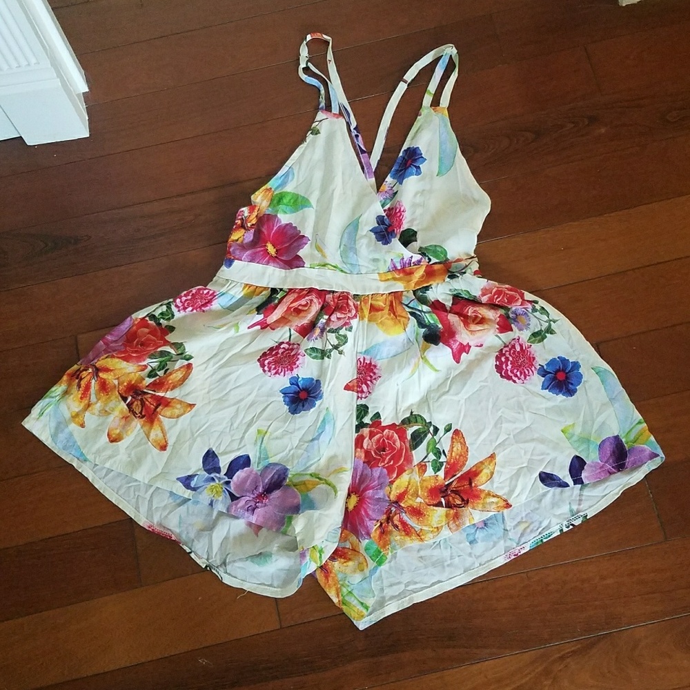 NWT Floral romper - Picture 6 of 8