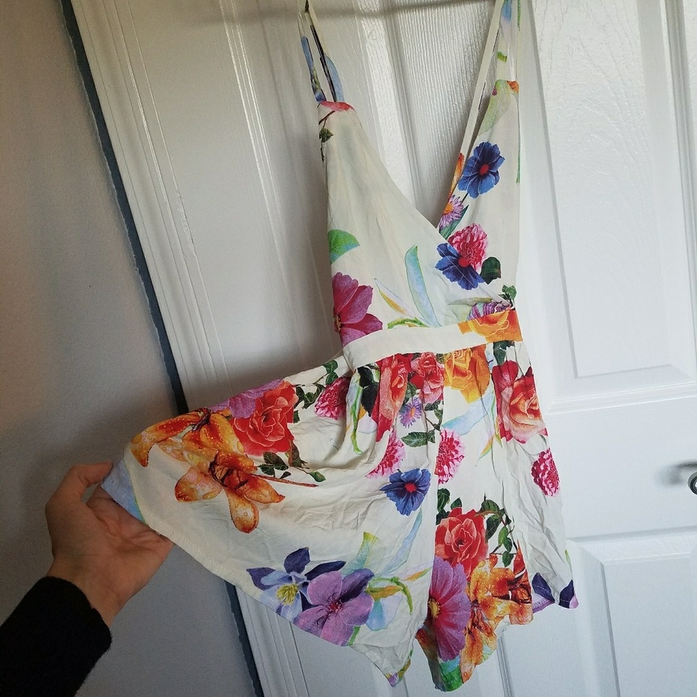 NWT Floral romper - Picture 2 of 8