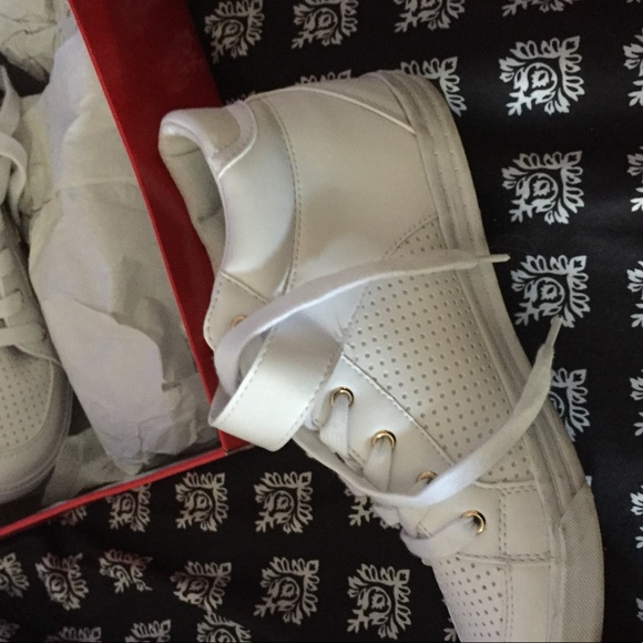 Guess High Top Sneakers - Picture 3 of 5