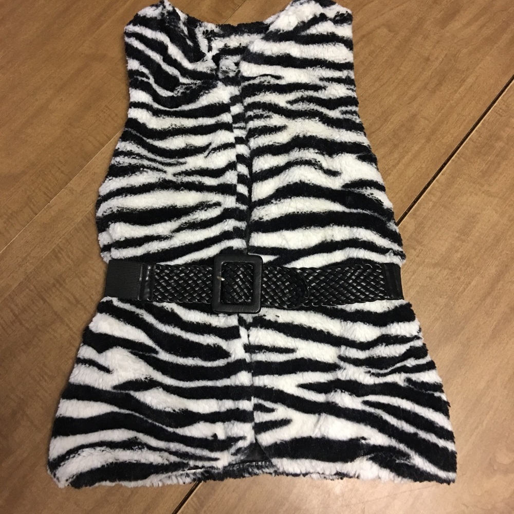 Girls faux fur zebra striped belted vest - size L