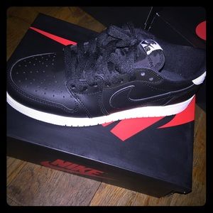 Black & White Low Top Nike Air Jordan