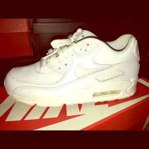 White Nike Air Max
