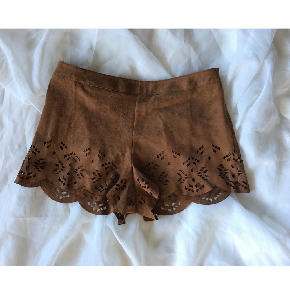 Suede-like Shorts ✌🏼🌸
