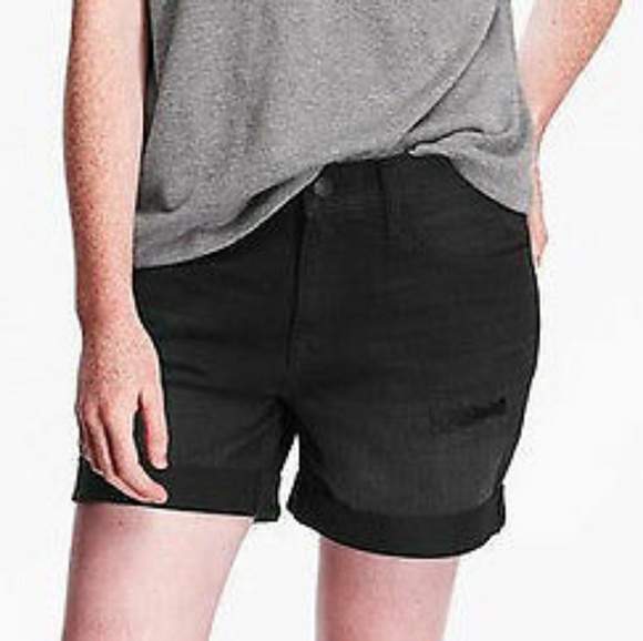 black boyfriend shorts