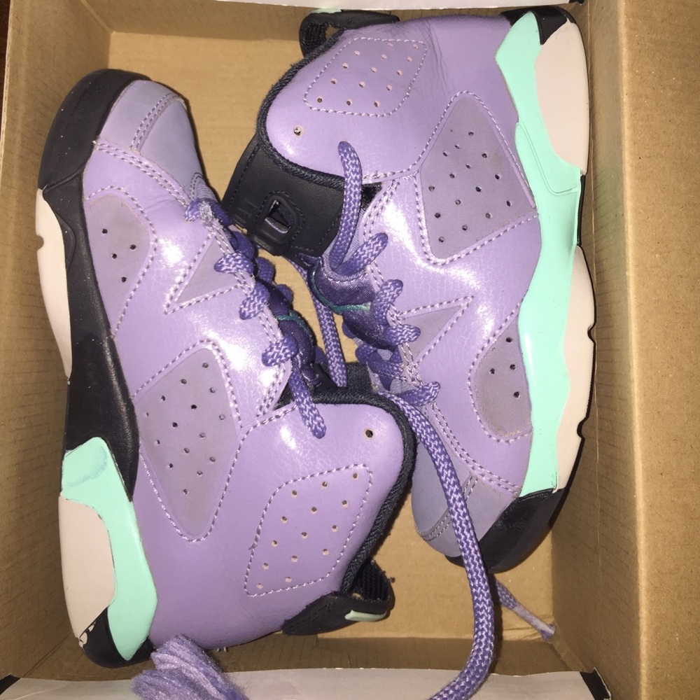 Air Jordan 6 green glow