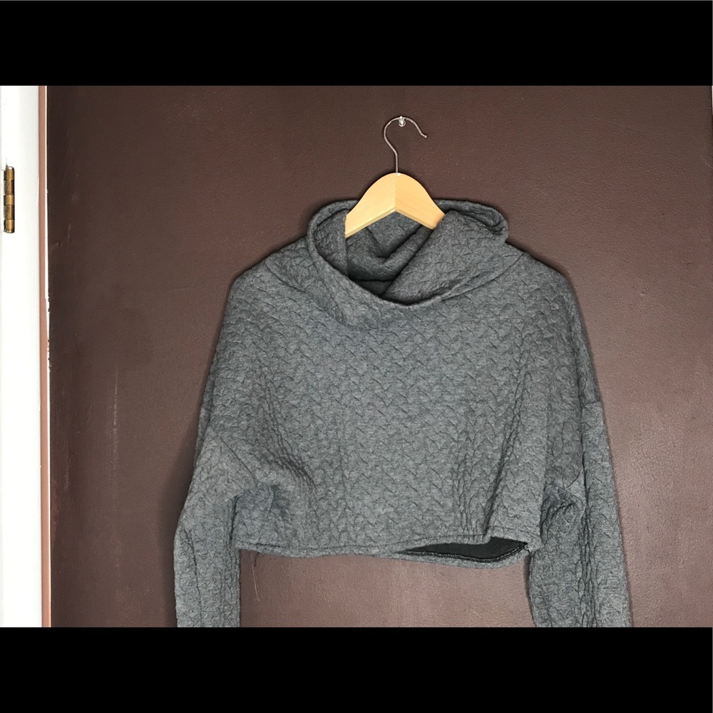 Turtle neck crop top