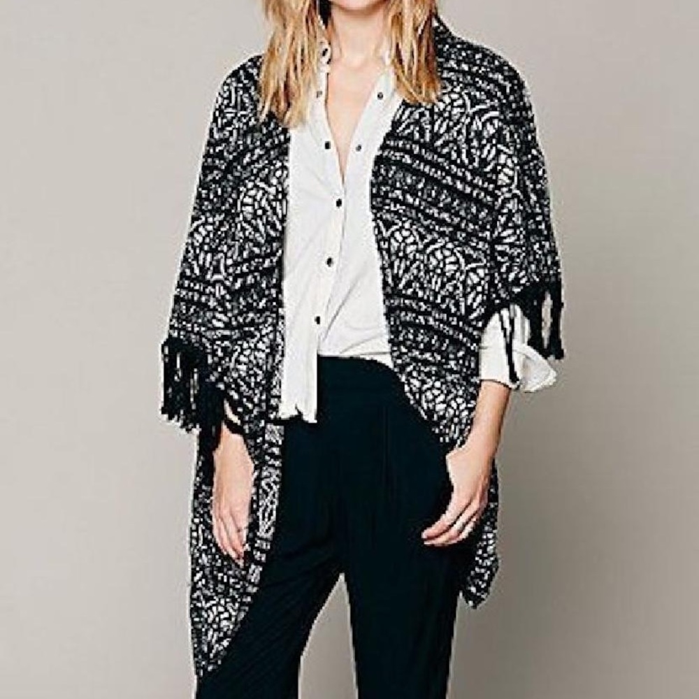 🍂🍃Free People Fringe Kimono
