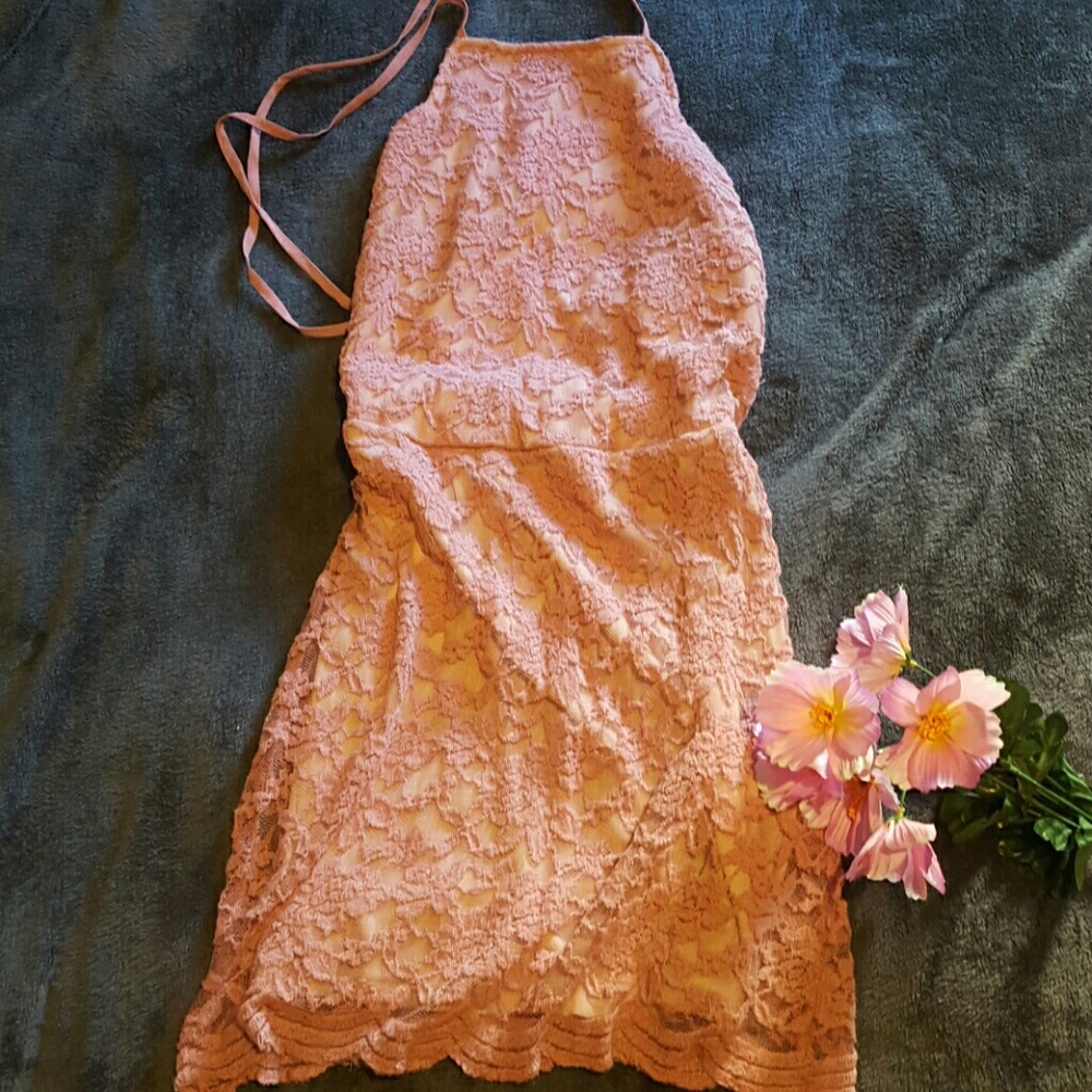 Lace pink/purple halter dress - Picture 3 of 4