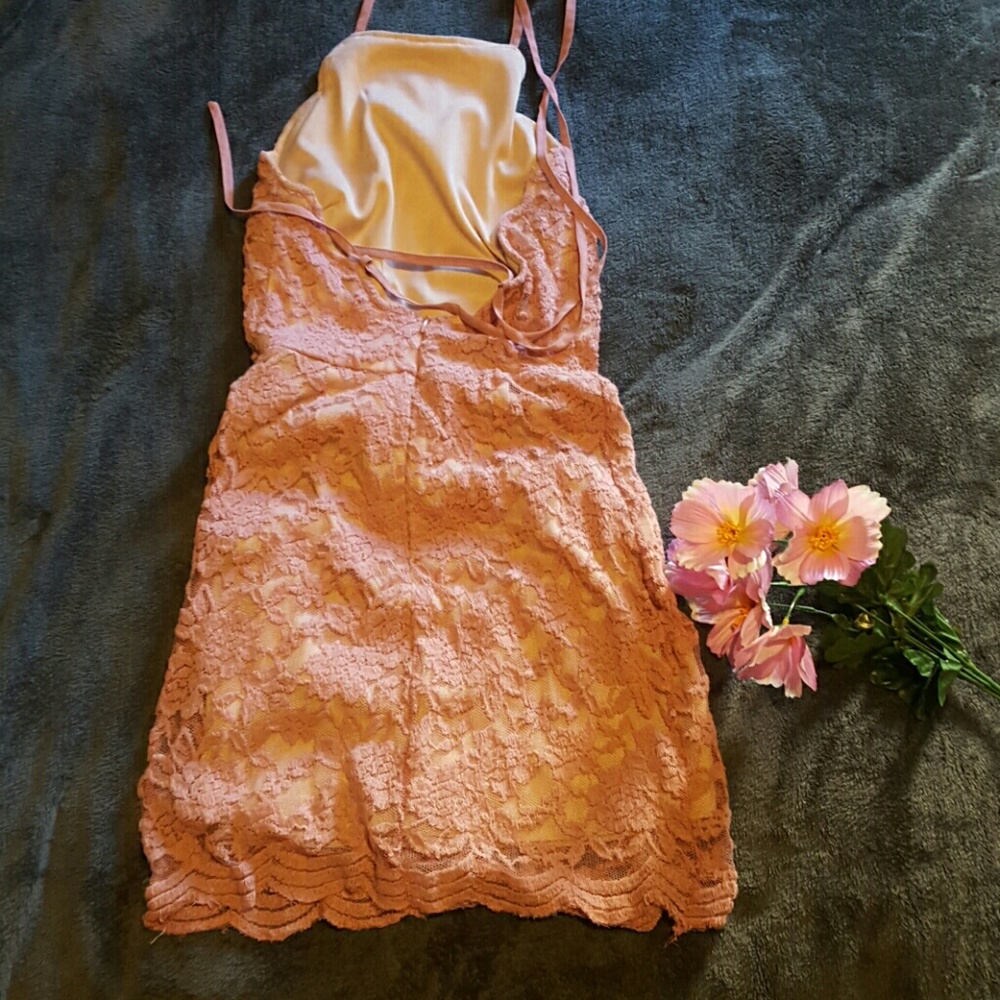 Lace pink/purple halter dress - Picture 4 of 4