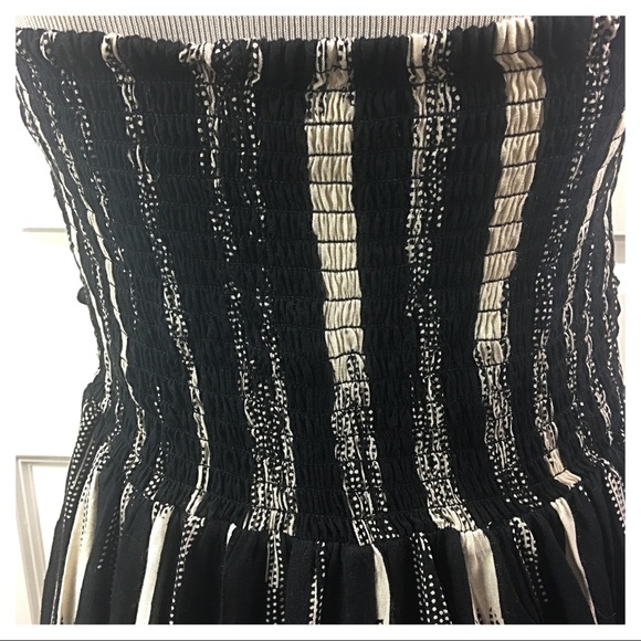 EUC Charlotte Russe Strapless Summer Dress - Picture 4 of 7