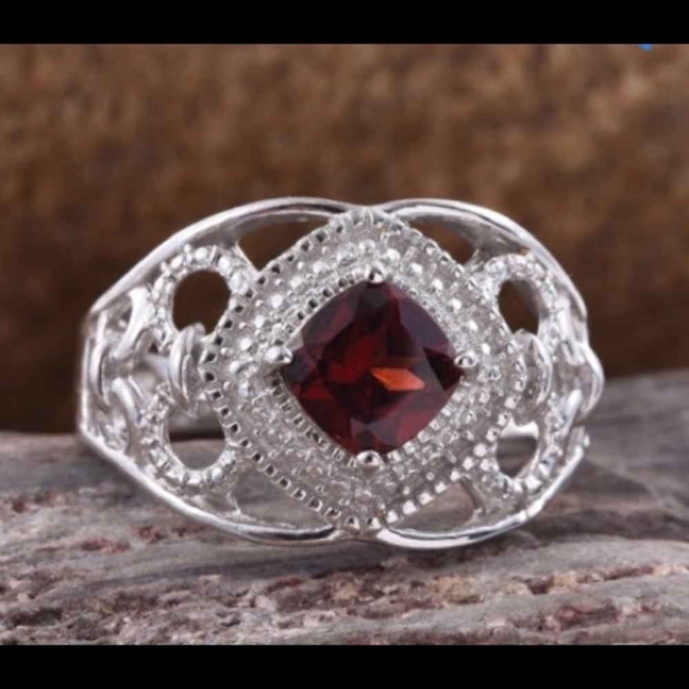 Mozambique Garnet Openwork Ring Size 5 - Picture 1 of 4