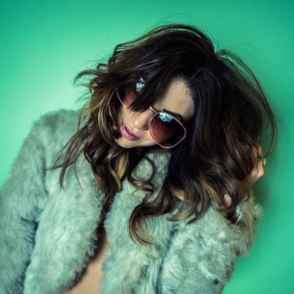 Meet your Posher, Tarah - Picture 4 of 5