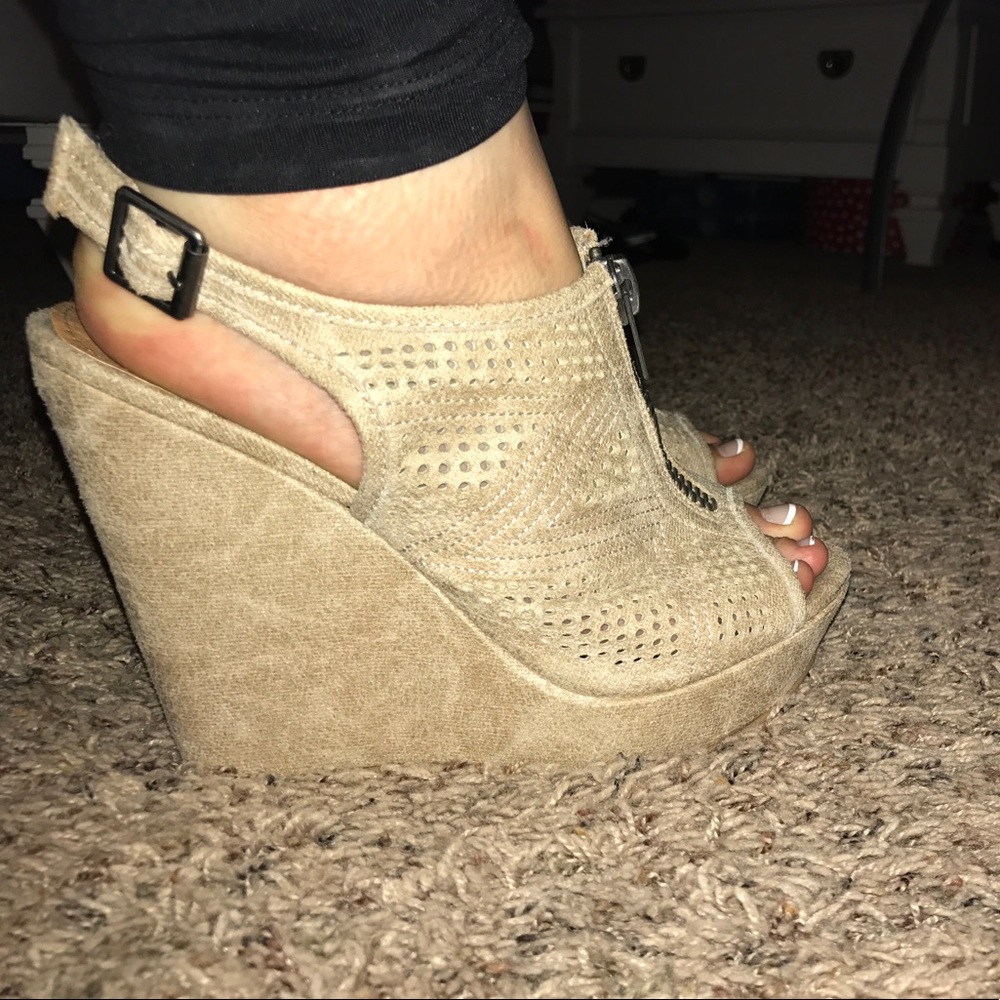 Tan wedges