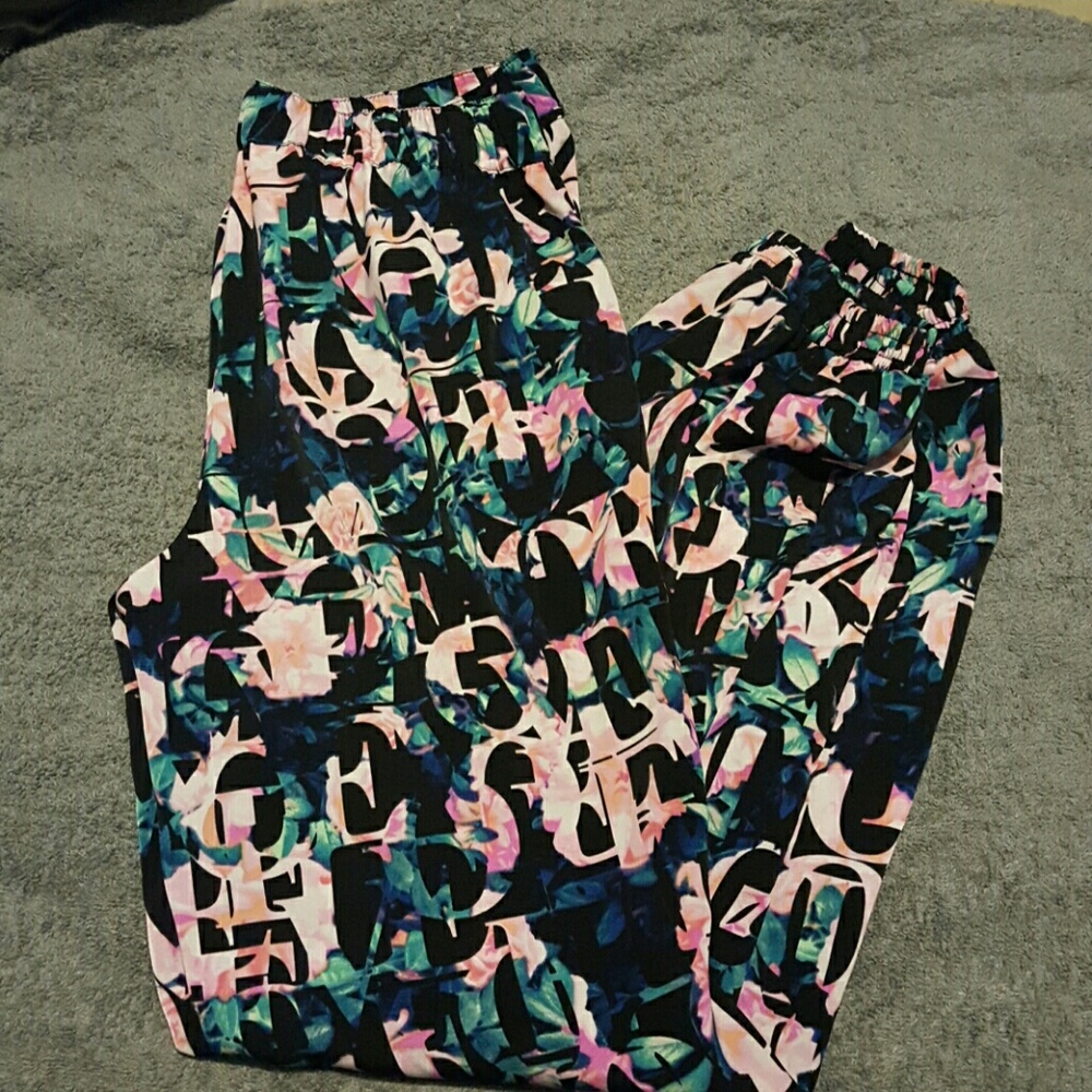 Patterned pants