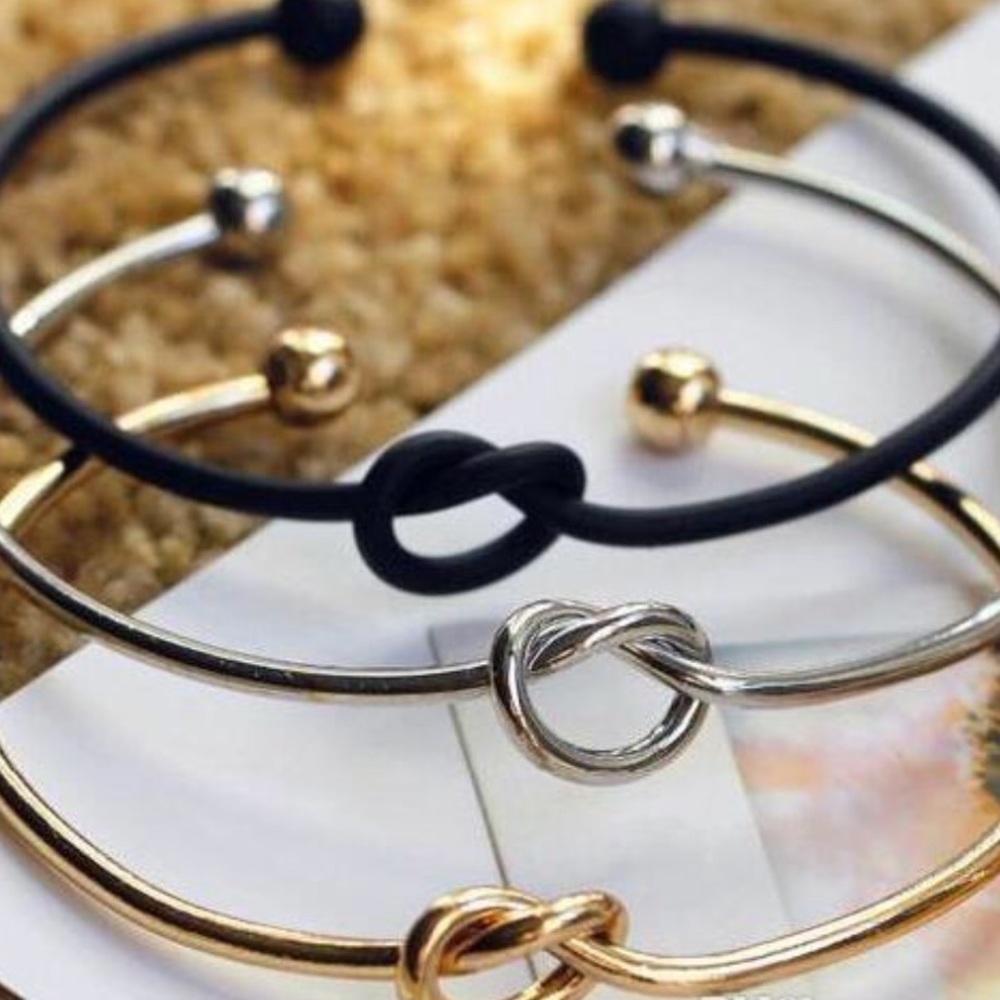 Kartell Barbell Heart Knot Bracelet