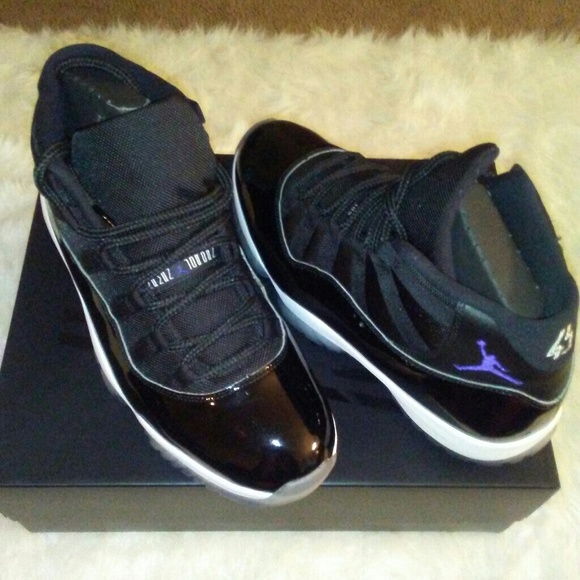 Air jordan retro (space jams)
