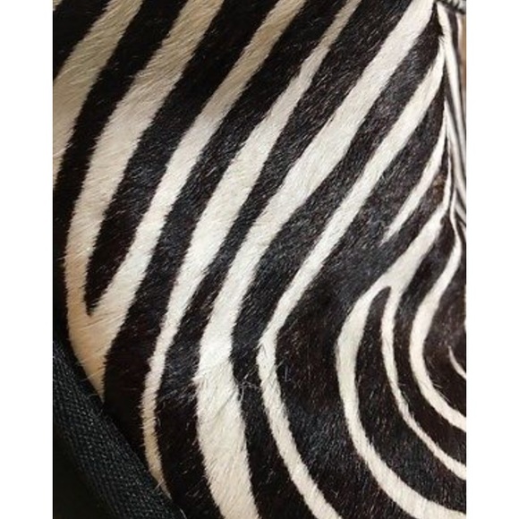 UGG short winter boots good condition - Picture 2 of 3