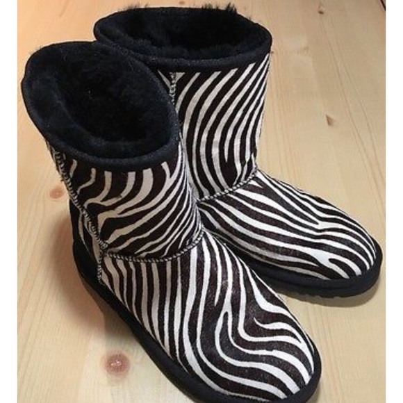 UGG short winter boots good condition - Picture 3 of 3