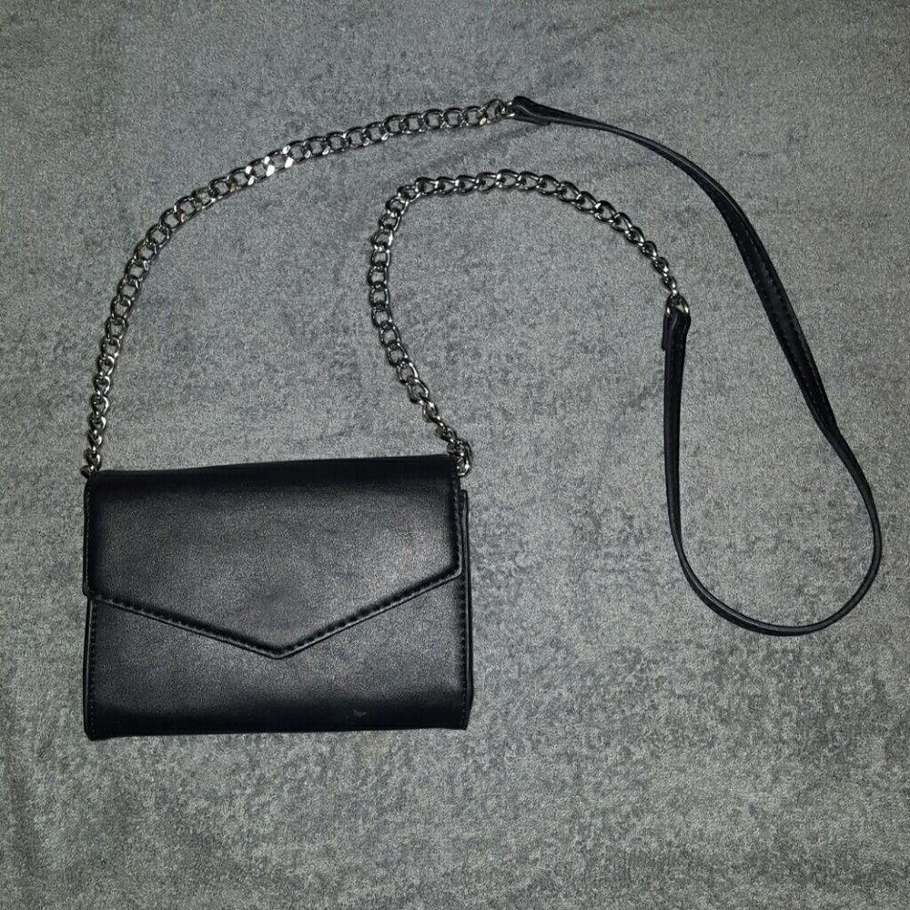 Forever 21 black crossover bag