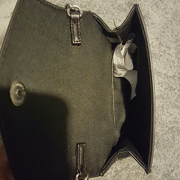 Forever 21 black crossover bag - Picture 3 of 4