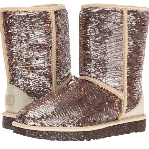 Short UGG boots - Picture 1 of 4