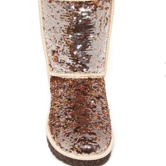 Short UGG boots - Picture 3 of 4