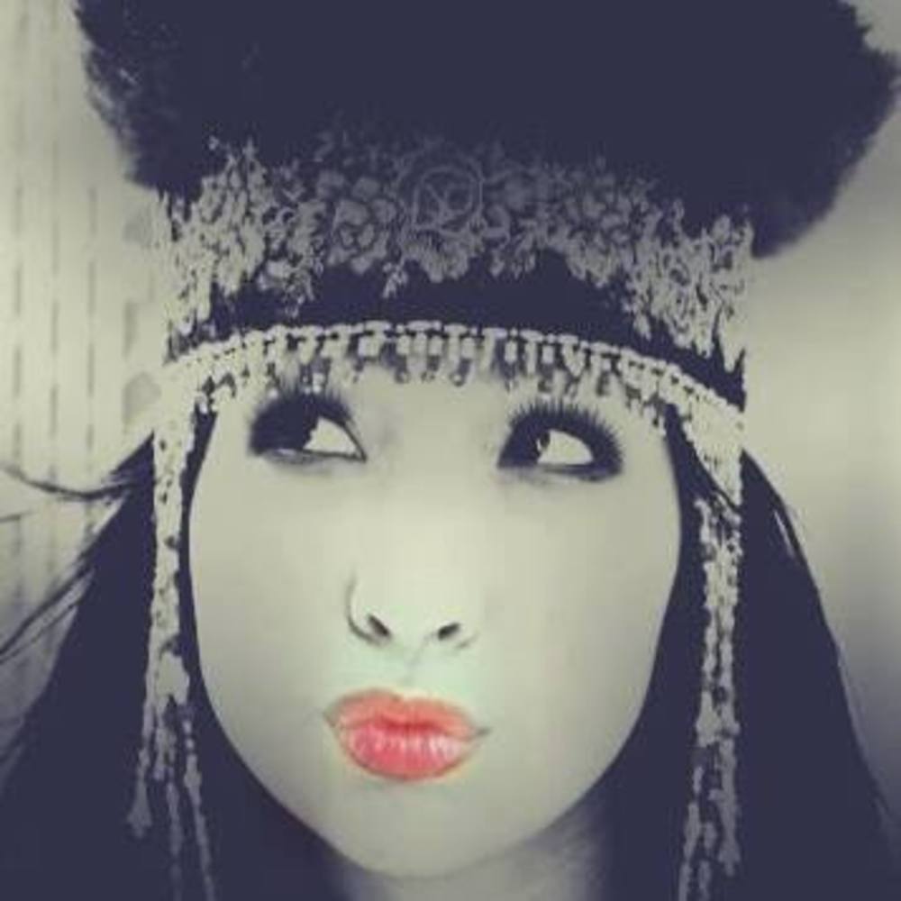 Meet your Posher, Desiree