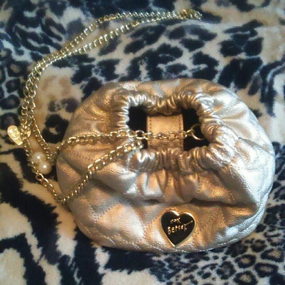 🆕Betsy Johnson Chain Link Crossbody Bag/Purse - Picture 2 of 6