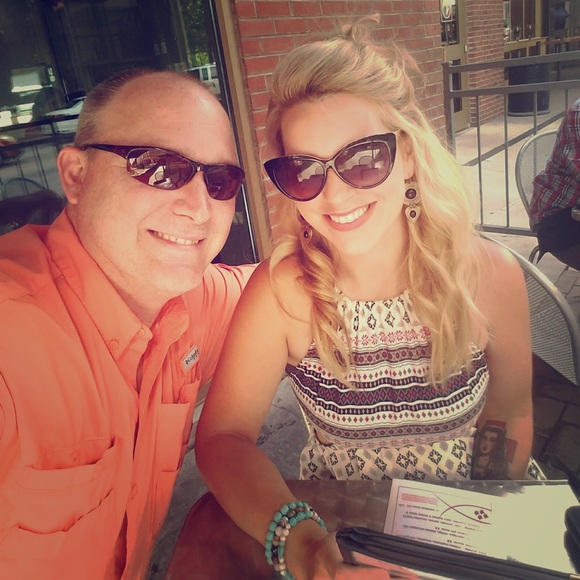 Meet Your Posher - Picture 2 of 6