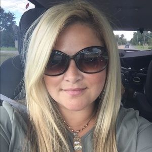 Meet your Posher, Carla