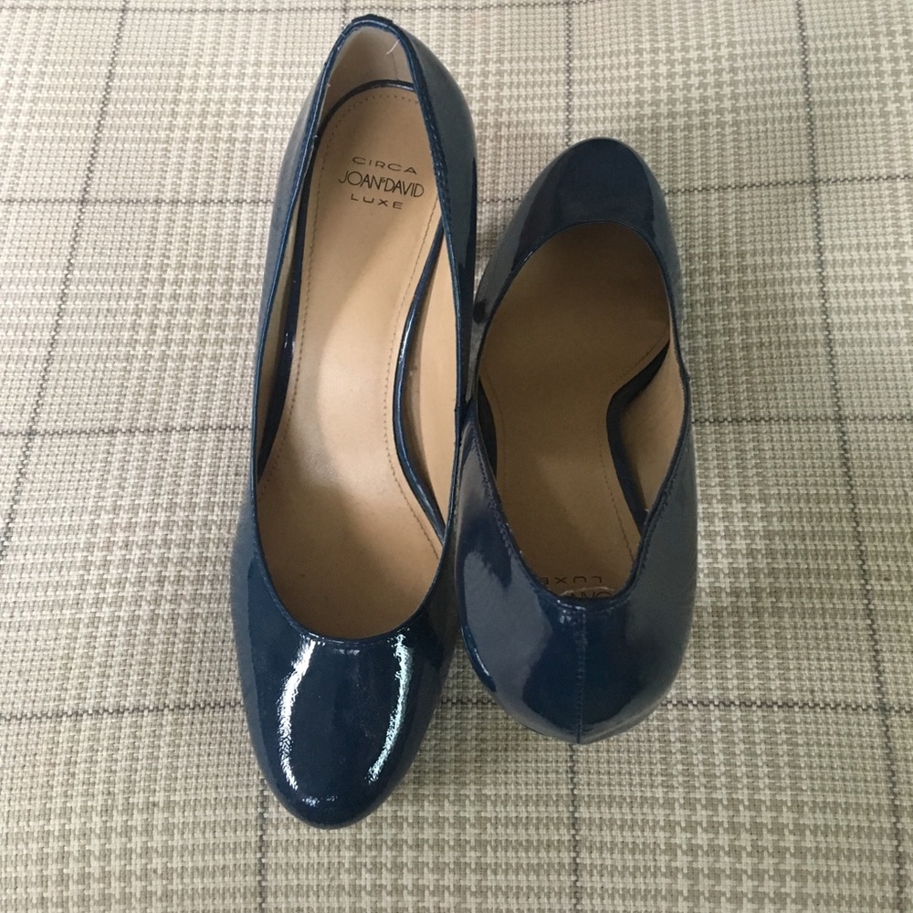 Circa Joan and David Navy pump heels in size 7.5