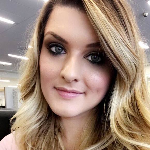 Meet your Posher, Sara - Picture 1 of 1