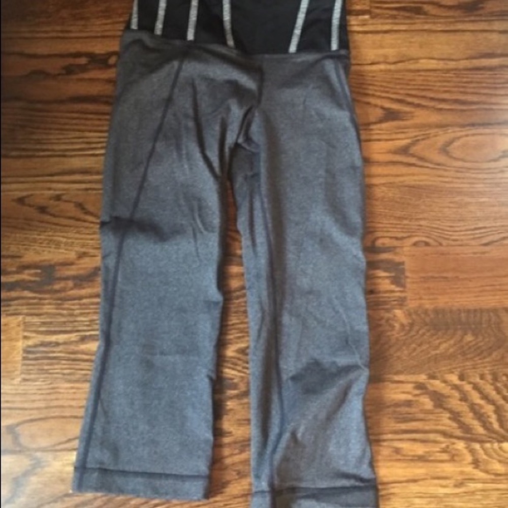 Lululemon cropped leggings.